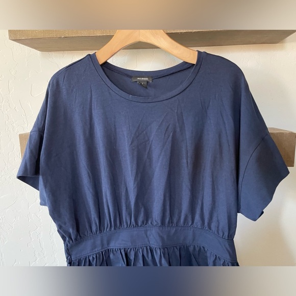 Halogen|Navy short sleeve blouse with mixed material and ruffle hem•••1X - Picture 2 of 10